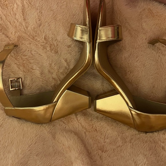 Torrid 12 rose gold Platform Pumps NEW - Picture 4 of 5